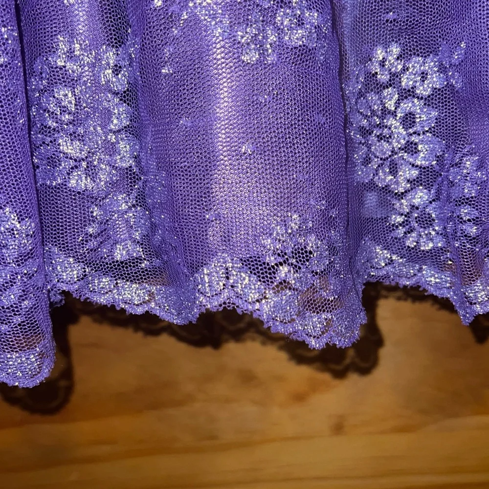 Girls formal velvet and lace pink dress, Size 8 - Picture 8 of 15